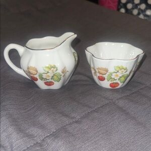Heirloom England Fine Bone China Strawberries Creamer and Sugar Set
